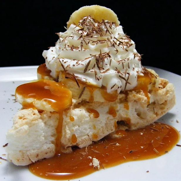 Banoffee Pavlova | Recipes Cooker